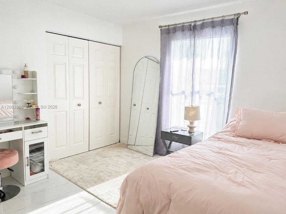 En Venta: $698,000 (3 camas, 2 baños, 1791 Pies cuadrados)