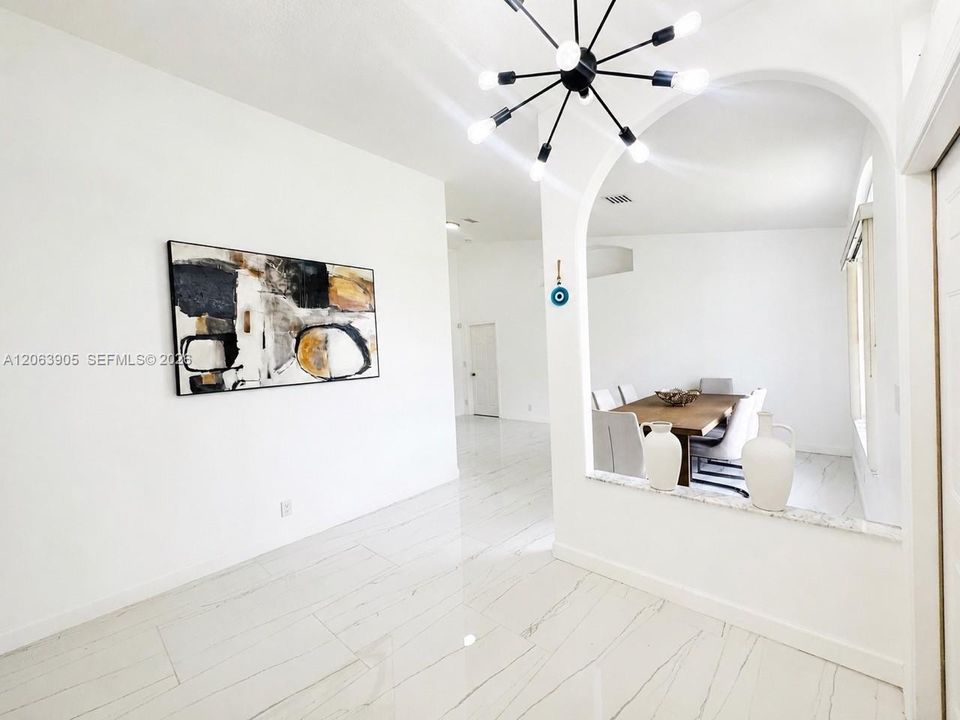 En Venta: $698,000 (3 camas, 2 baños, 1791 Pies cuadrados)