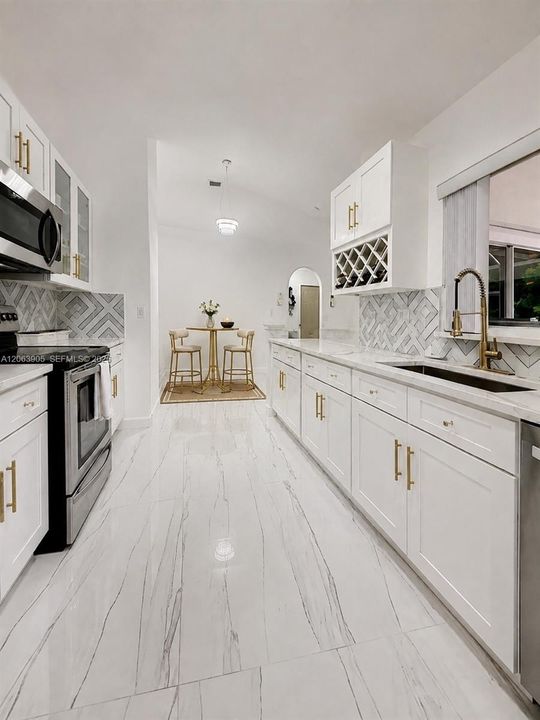 En Venta: $698,000 (3 camas, 2 baños, 1791 Pies cuadrados)