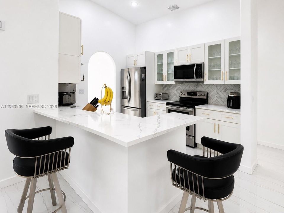 En Venta: $698,000 (3 camas, 2 baños, 1791 Pies cuadrados)