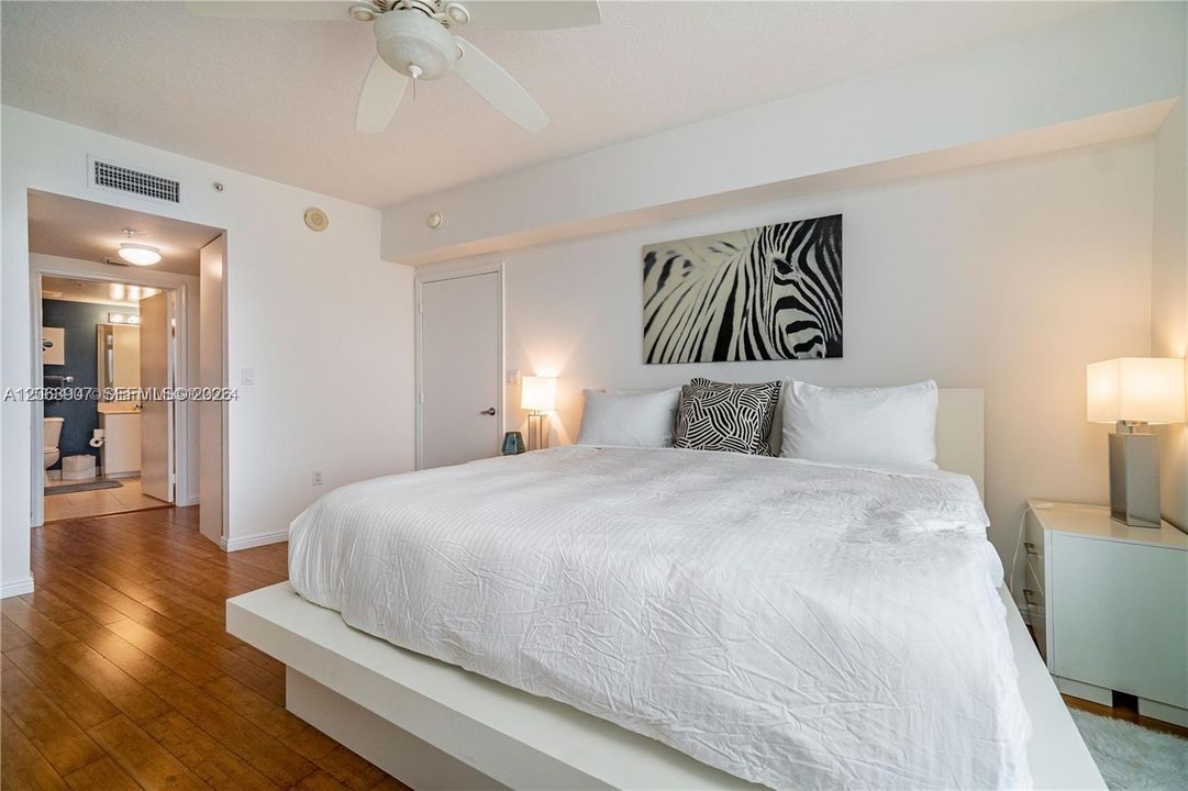For Rent: $3,300 (1 beds, 1 baths, 791 Square Feet)
