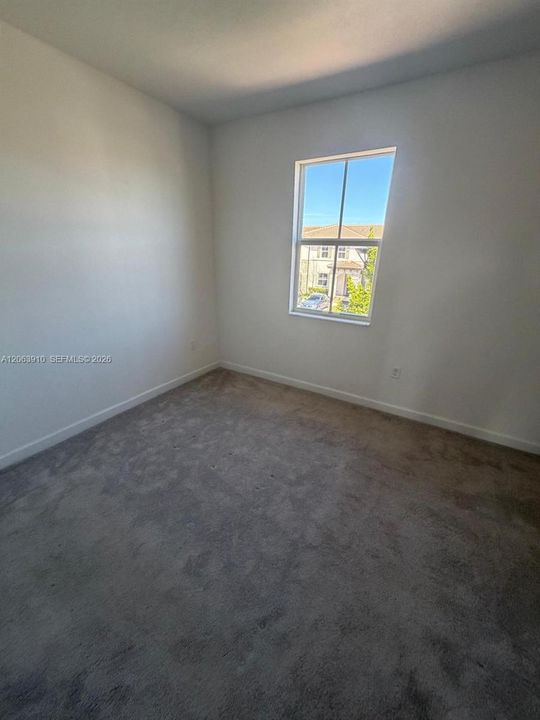 For Rent: $3,400 (3 beds, 2 baths, 1373 Square Feet)