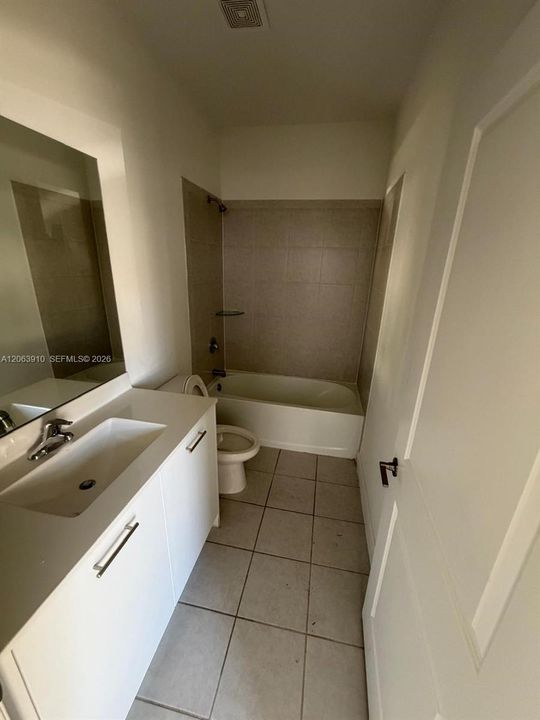 For Rent: $3,400 (3 beds, 2 baths, 1373 Square Feet)