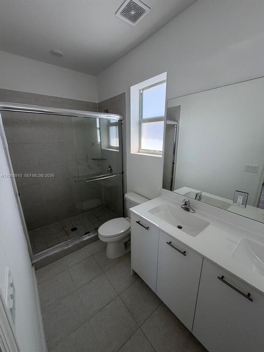 For Rent: $3,400 (3 beds, 2 baths, 1373 Square Feet)