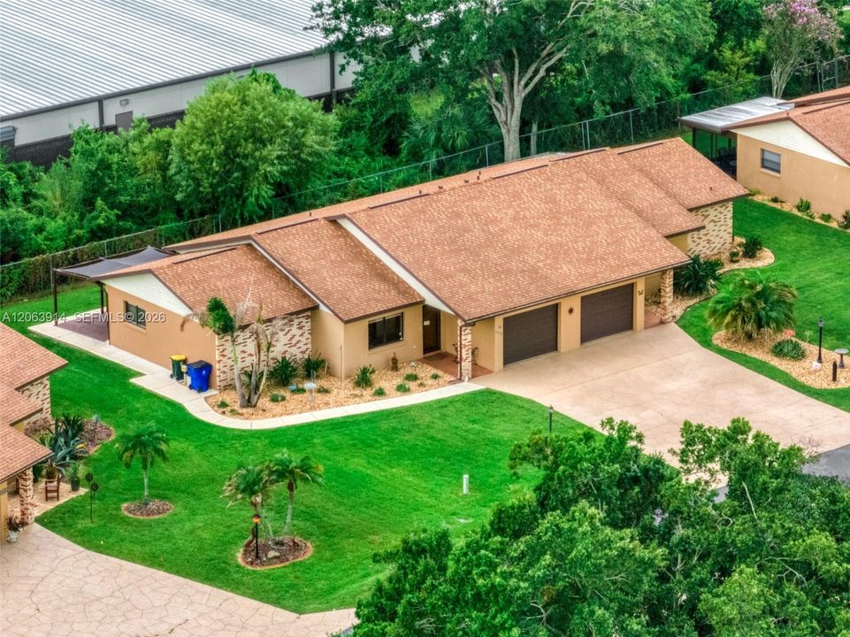 На продажу: $235,000 (2 спален, 2 ванн, 1128 Квадратных фут)