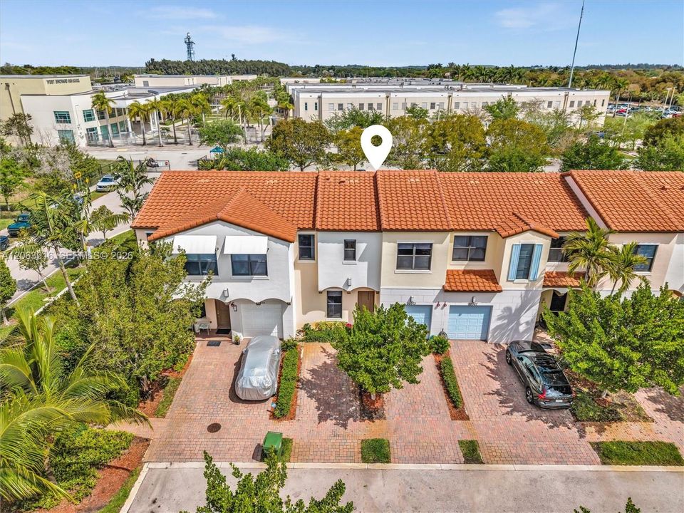 For Rent: $3,650 (3 beds, 2 baths, 1692 Square Feet)