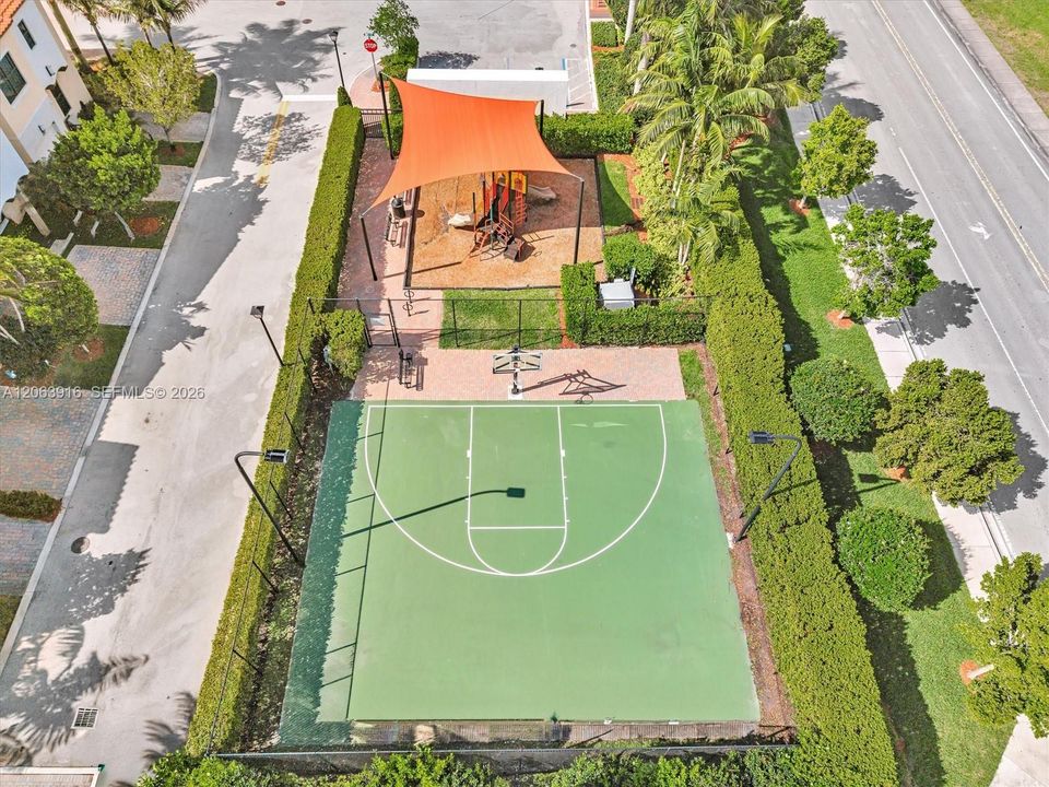 For Rent: $3,650 (3 beds, 2 baths, 1692 Square Feet)