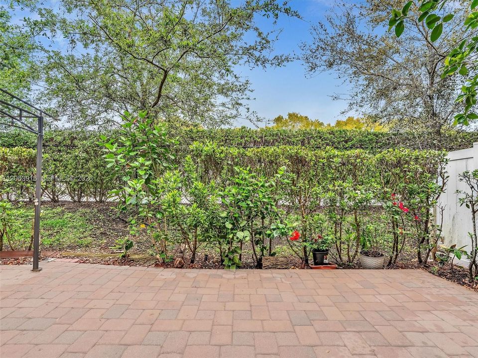 For Rent: $3,650 (3 beds, 2 baths, 1692 Square Feet)