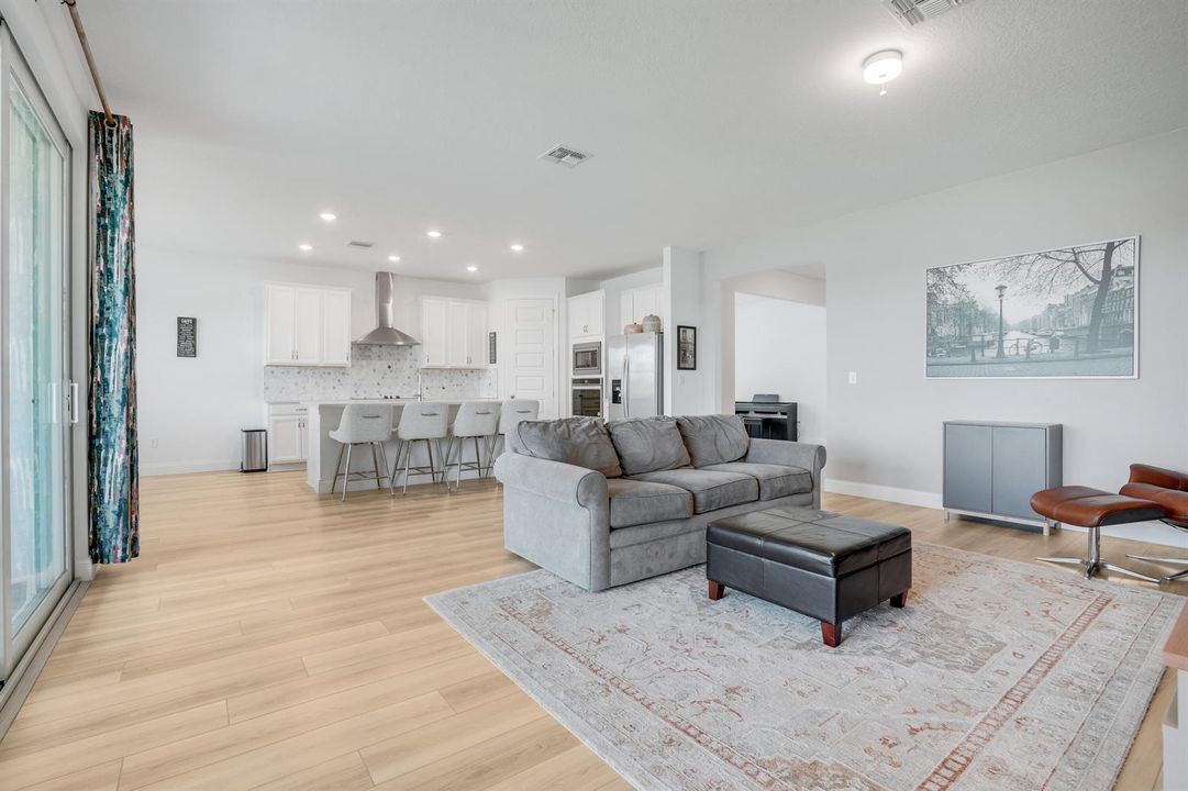 Living/Kitchen