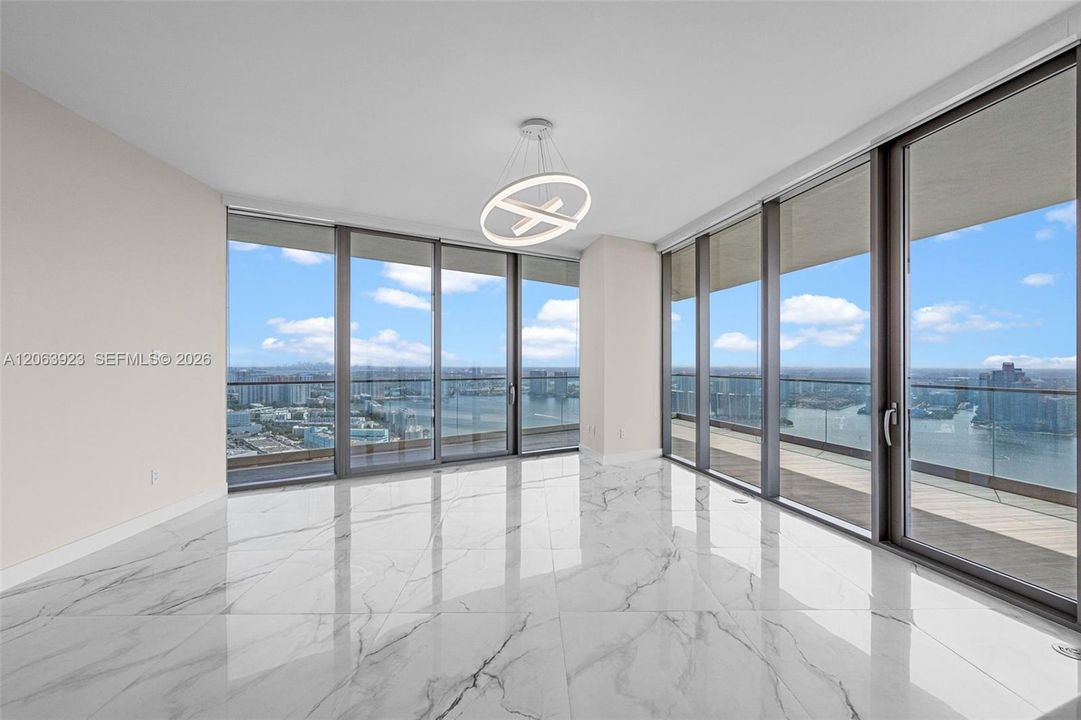 For Sale: $2,450,000 (2 beds, 2 baths, 1223 Square Feet)