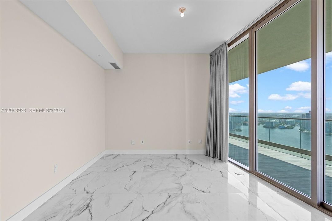 For Sale: $2,450,000 (2 beds, 2 baths, 1223 Square Feet)
