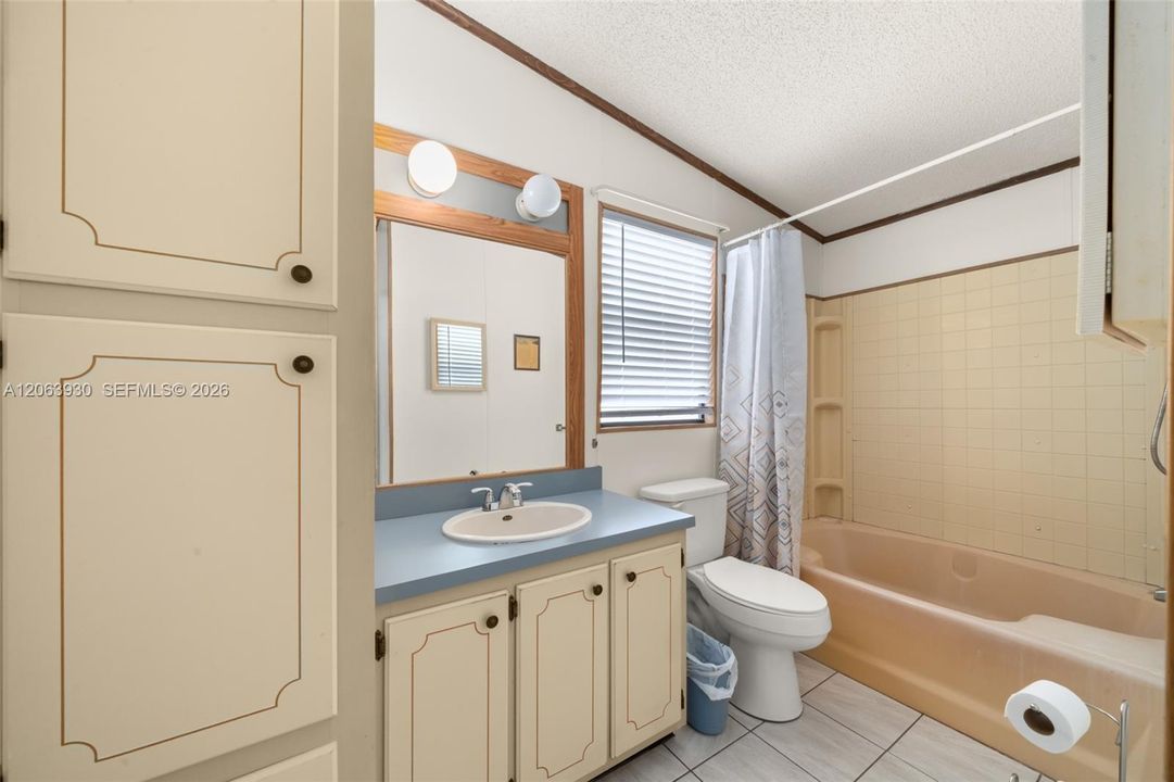 На продажу: $119,900 (3 спален, 2 ванн, 1288 Квадратных фут)