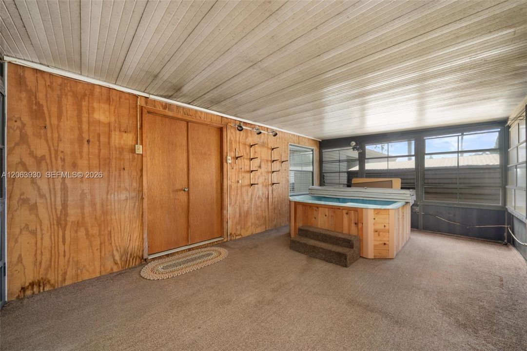На продажу: $119,900 (3 спален, 2 ванн, 1288 Квадратных фут)