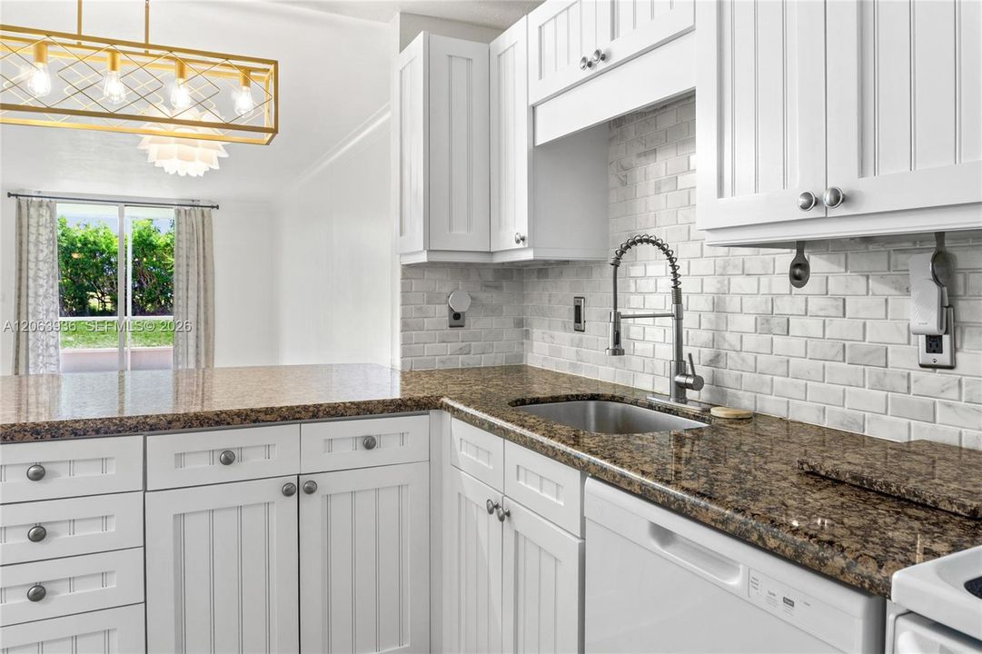 Active With Contract: $187,000 (2 beds, 2 baths, 1050 Square Feet)