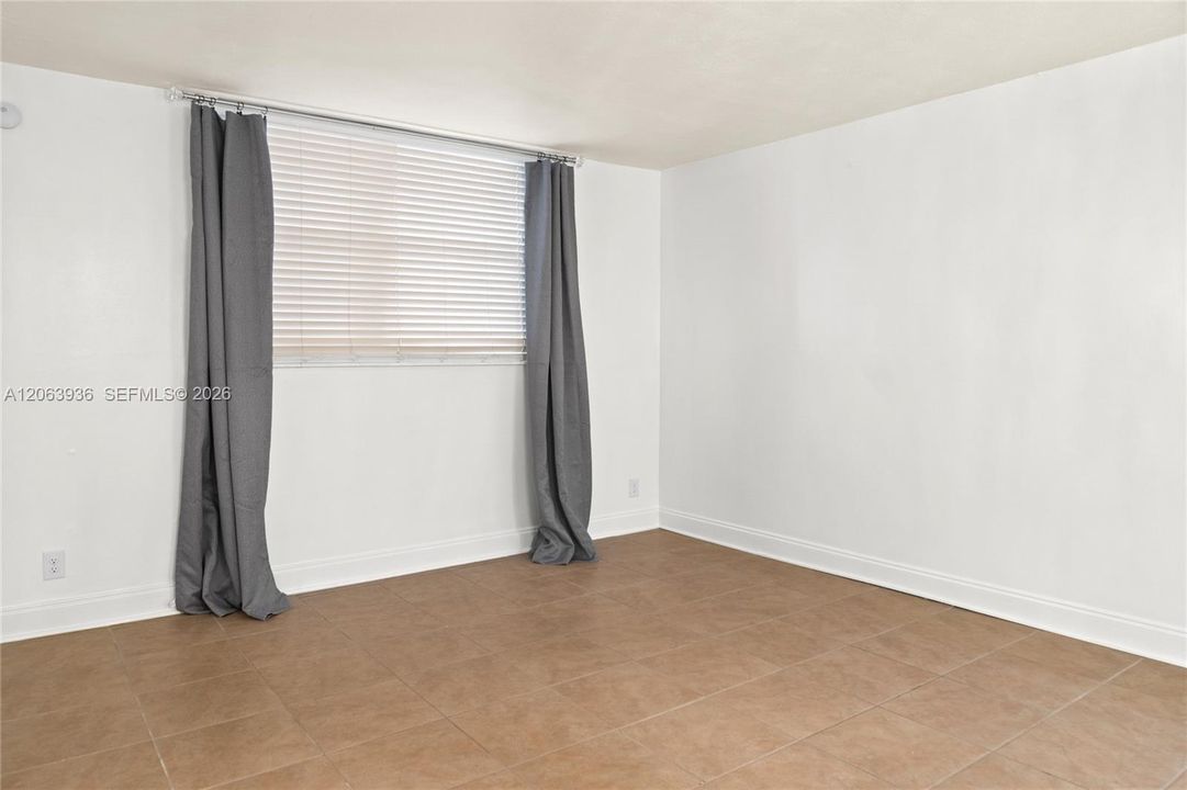 Active With Contract: $187,000 (2 beds, 2 baths, 1050 Square Feet)