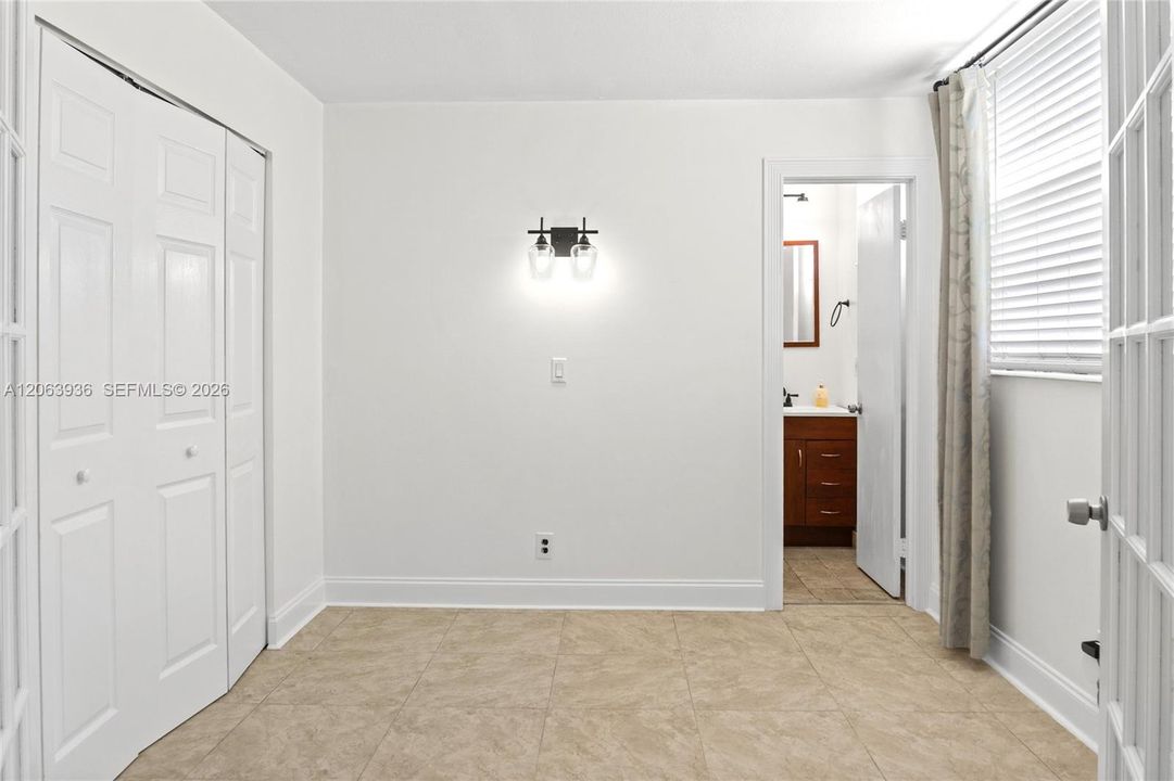Active With Contract: $187,000 (2 beds, 2 baths, 1050 Square Feet)