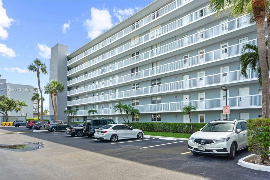Active With Contract: $187,000 (2 beds, 2 baths, 1050 Square Feet)