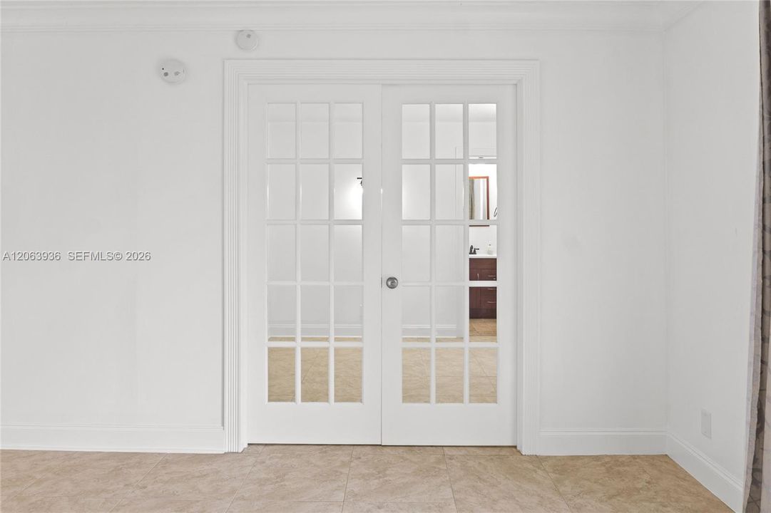Active With Contract: $187,000 (2 beds, 2 baths, 1050 Square Feet)