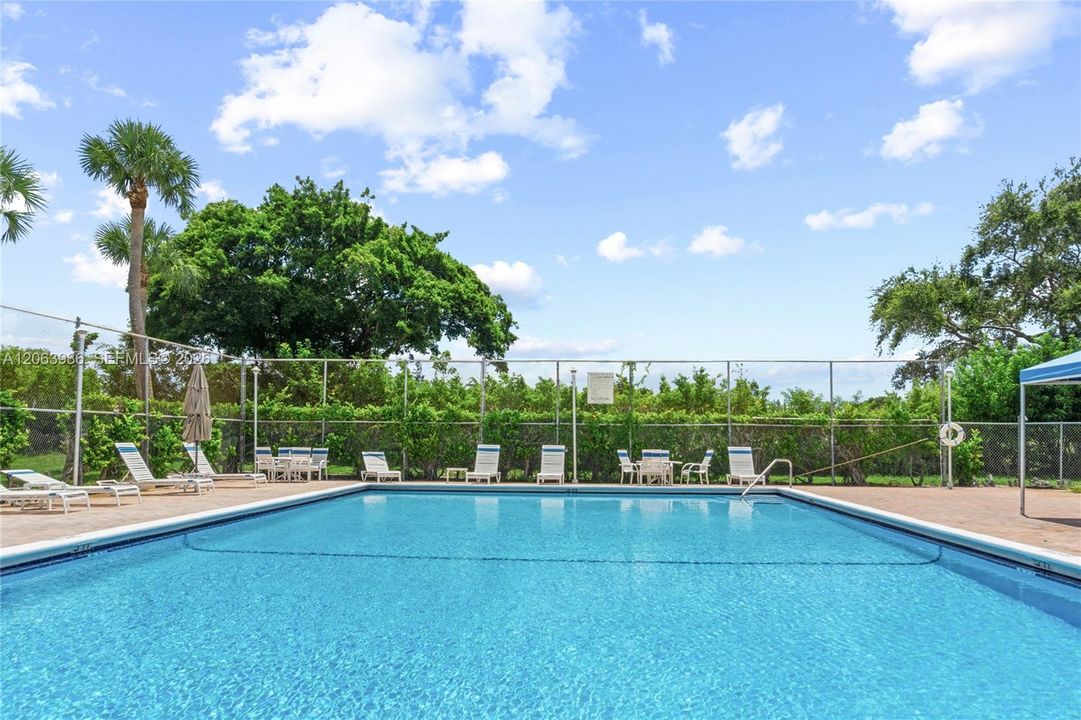 Active With Contract: $187,000 (2 beds, 2 baths, 1050 Square Feet)