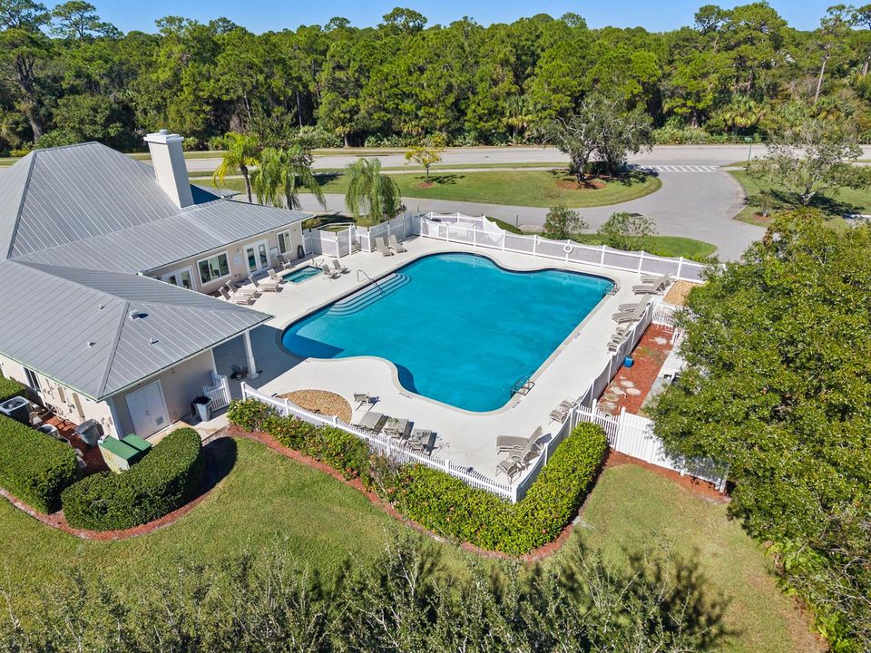 62_river place pool 2