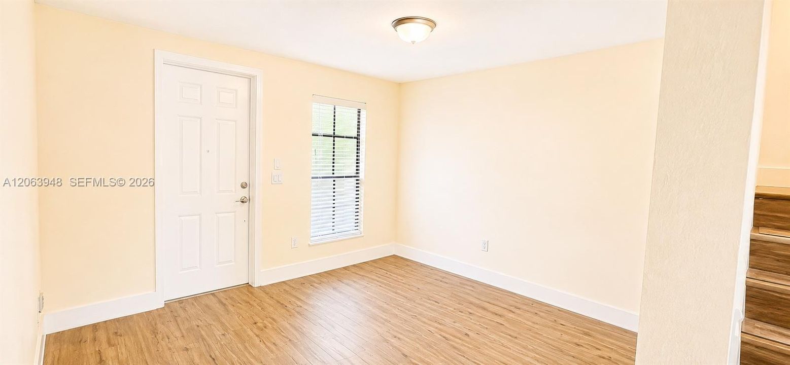 На продажу: $429,900 (3 спален, 2 ванн, 1644 Квадратных фут)