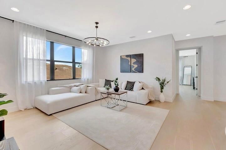 Upper-Level Loft – Wide View