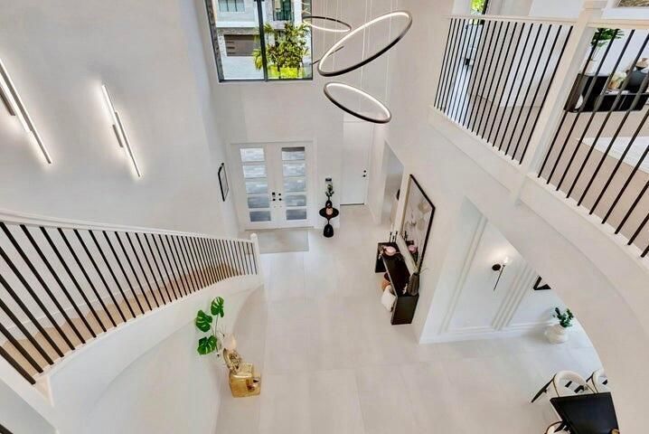 Foyer Overlook