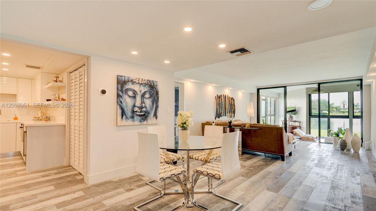 For Sale: $365,000 (2 beds, 2 baths, 1235 Square Feet)