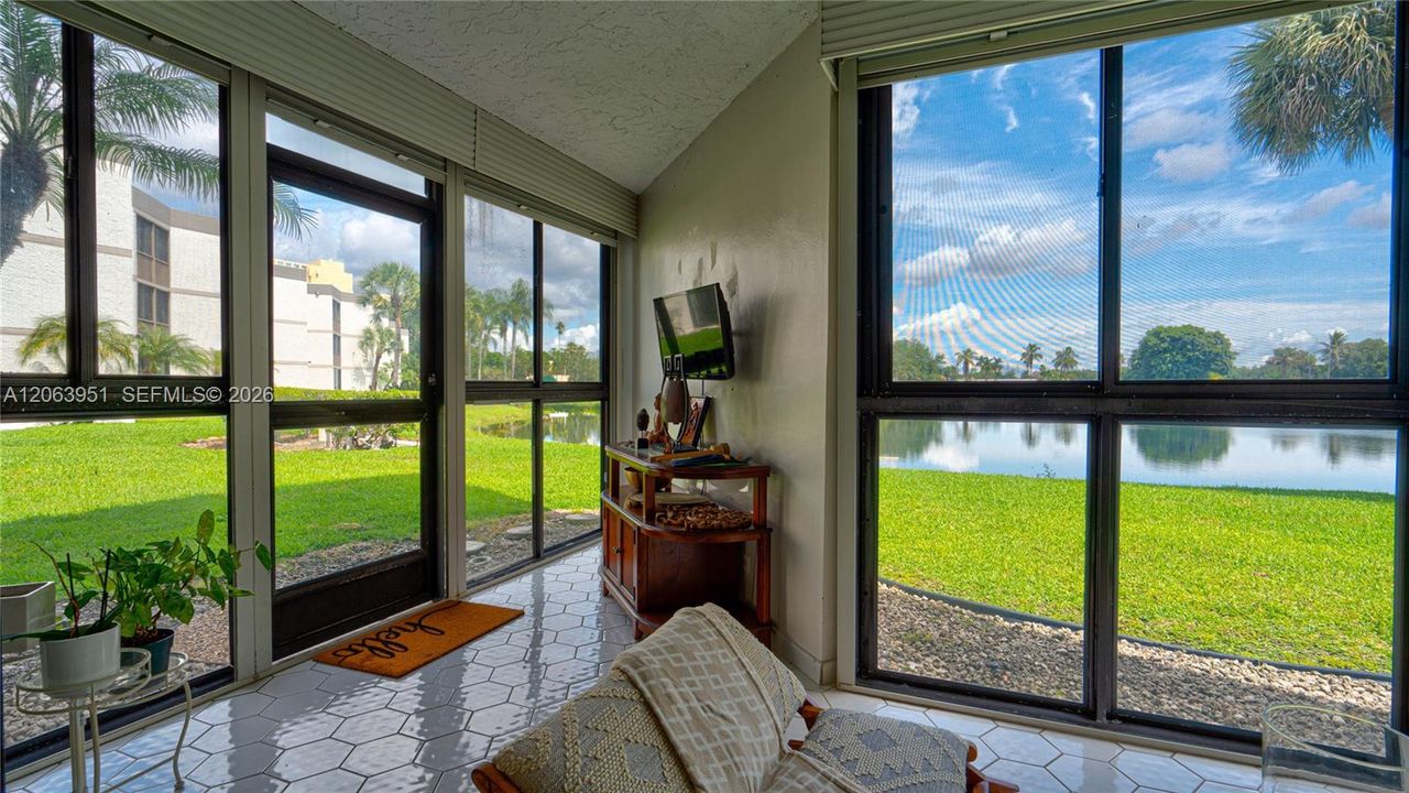 For Sale: $365,000 (2 beds, 2 baths, 1235 Square Feet)