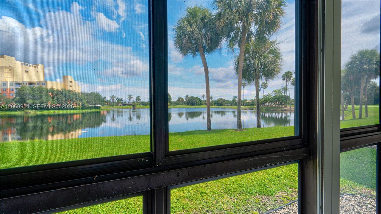 For Sale: $365,000 (2 beds, 2 baths, 1235 Square Feet)