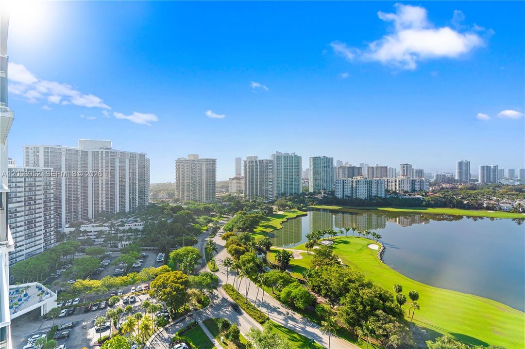 For Rent: $2,700 (2 beds, 2 baths, 996 Square Feet)