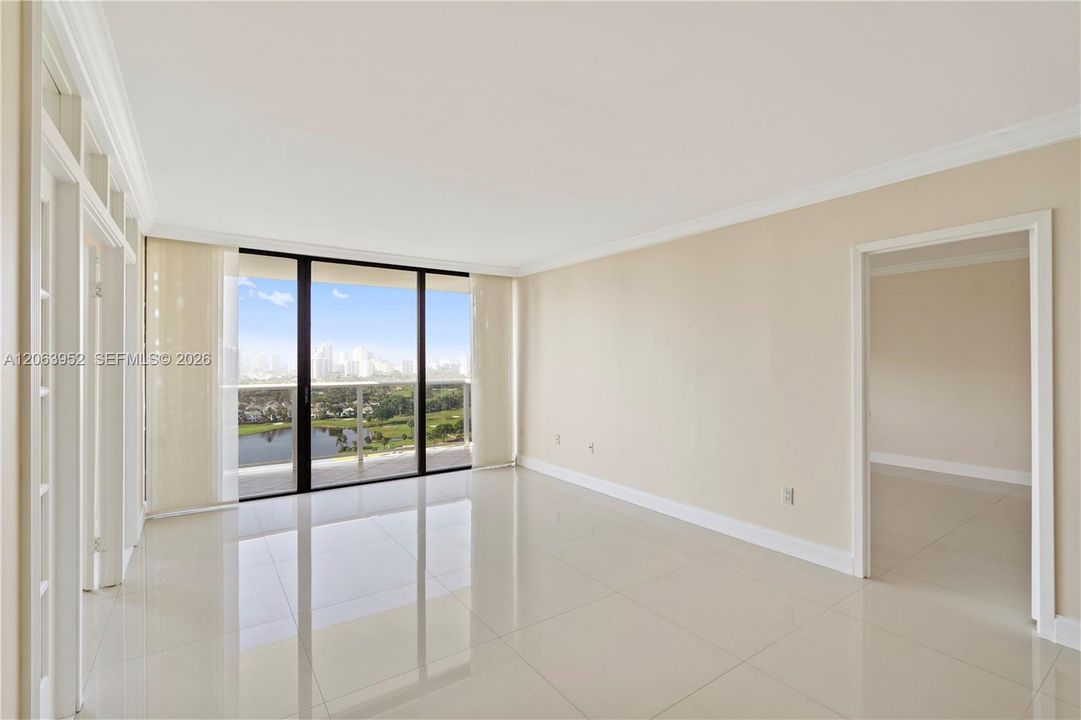 For Rent: $2,700 (2 beds, 2 baths, 996 Square Feet)