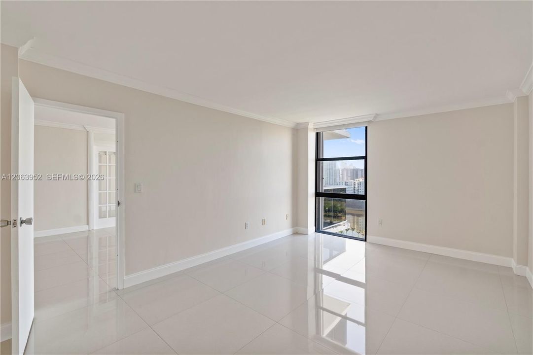 For Rent: $2,700 (2 beds, 2 baths, 996 Square Feet)