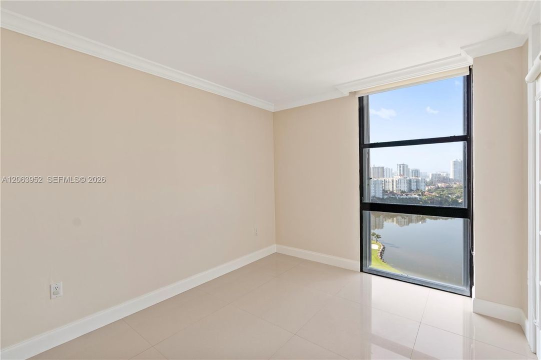For Rent: $2,700 (2 beds, 2 baths, 996 Square Feet)