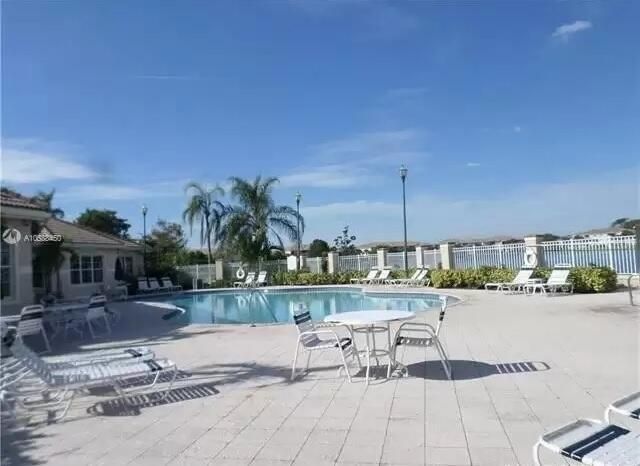 EVERGREEN POOL
