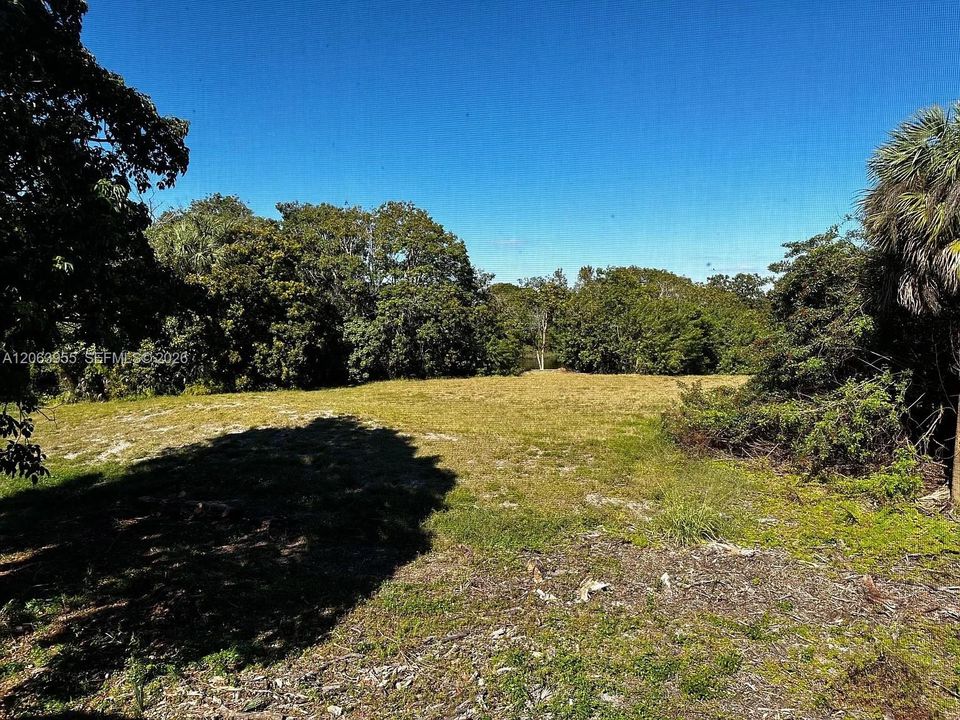 For Rent: $1,900 (2 beds, 2 baths, 870 Square Feet)