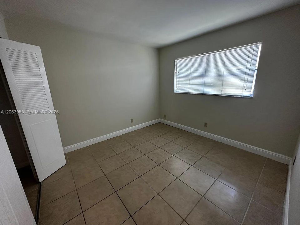 For Rent: $1,900 (2 beds, 2 baths, 870 Square Feet)