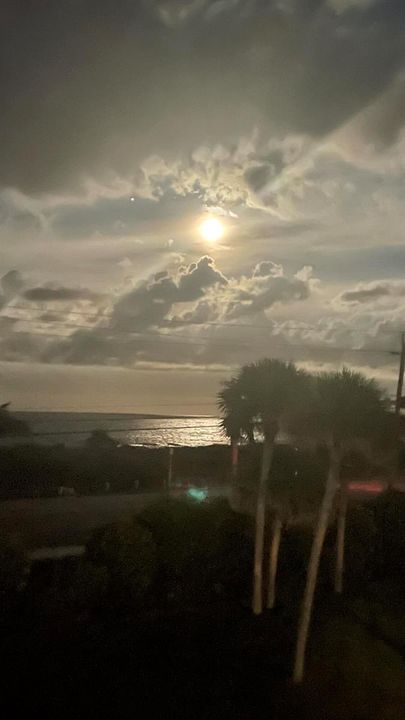 FULL MOON