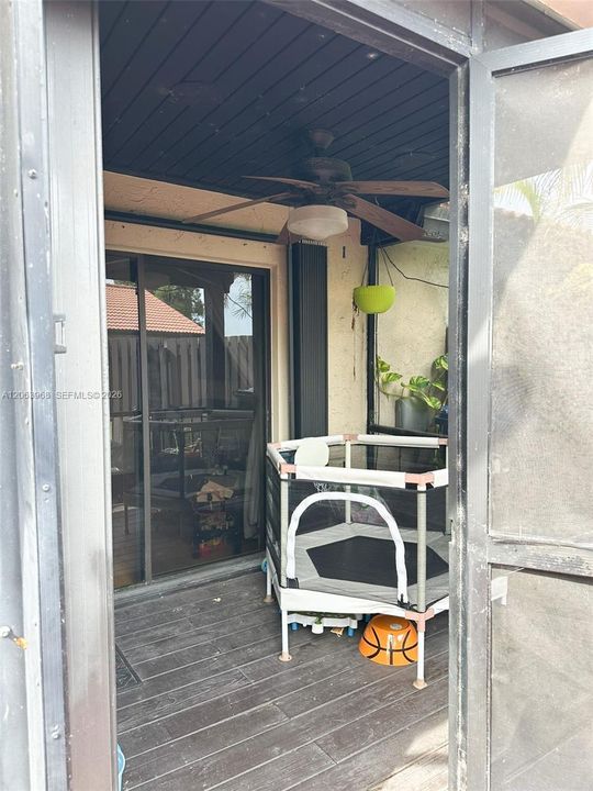 Activo con contrato: $325,000 (1 camas, 1 baños, 710 Pies cuadrados)