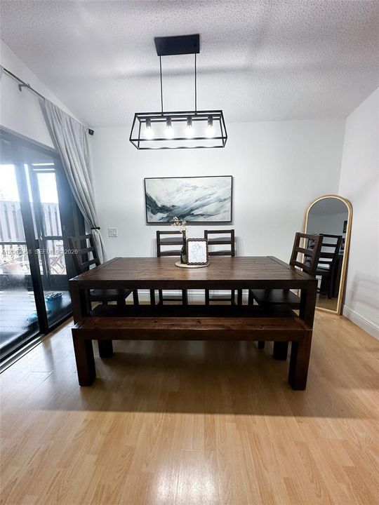 Activo con contrato: $325,000 (1 camas, 1 baños, 710 Pies cuadrados)