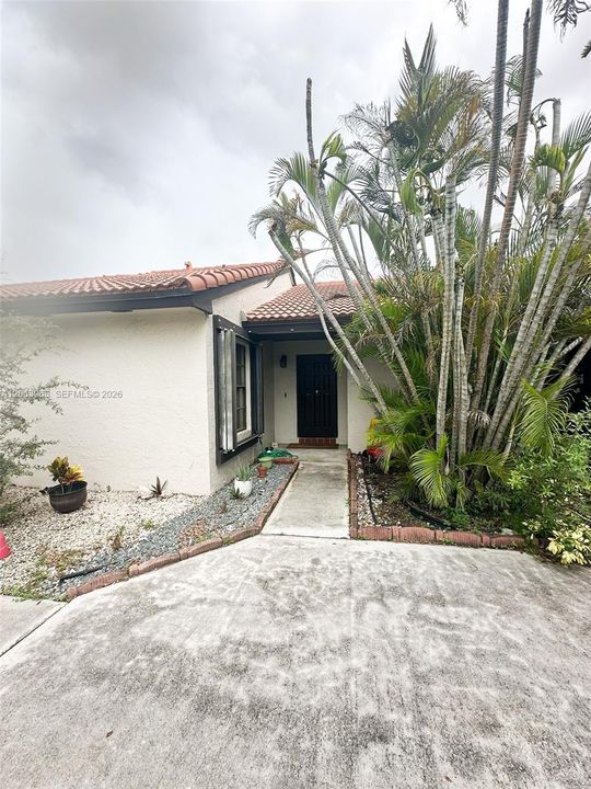 Activo con contrato: $325,000 (1 camas, 1 baños, 710 Pies cuadrados)