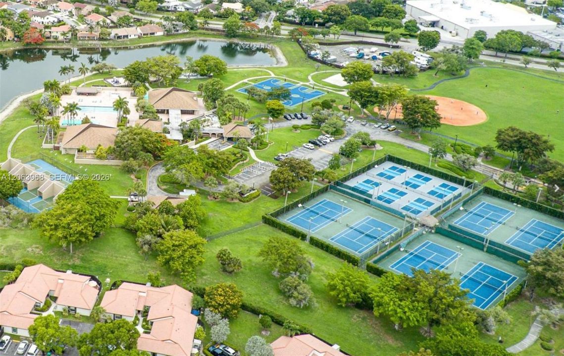Activo con contrato: $325,000 (1 camas, 1 baños, 710 Pies cuadrados)