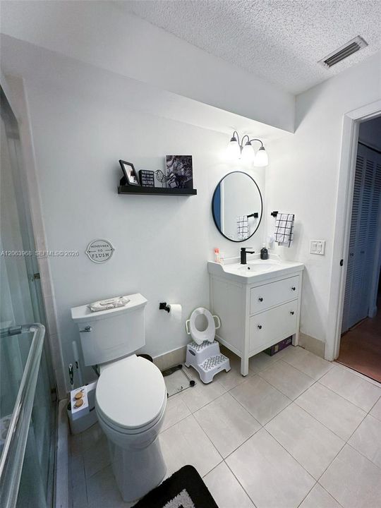 Activo con contrato: $325,000 (1 camas, 1 baños, 710 Pies cuadrados)