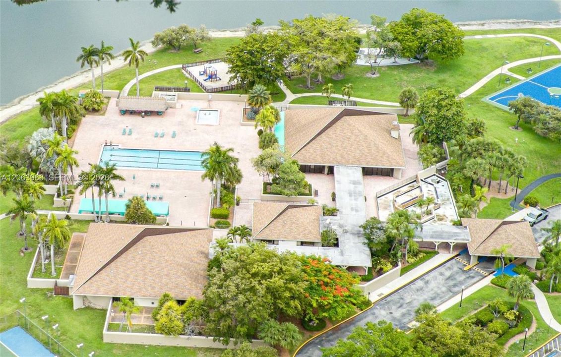 Activo con contrato: $325,000 (1 camas, 1 baños, 710 Pies cuadrados)