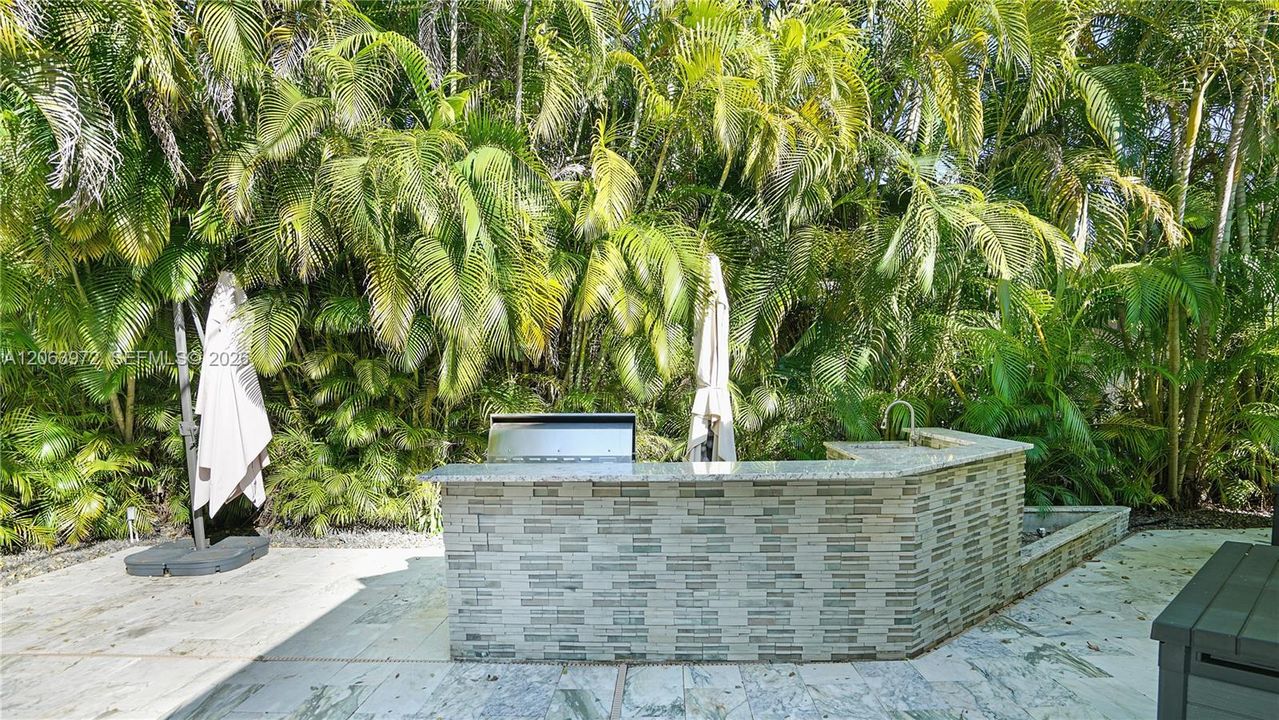For Rent: $16,000 (3 beds, 2 baths, 2194 Square Feet)