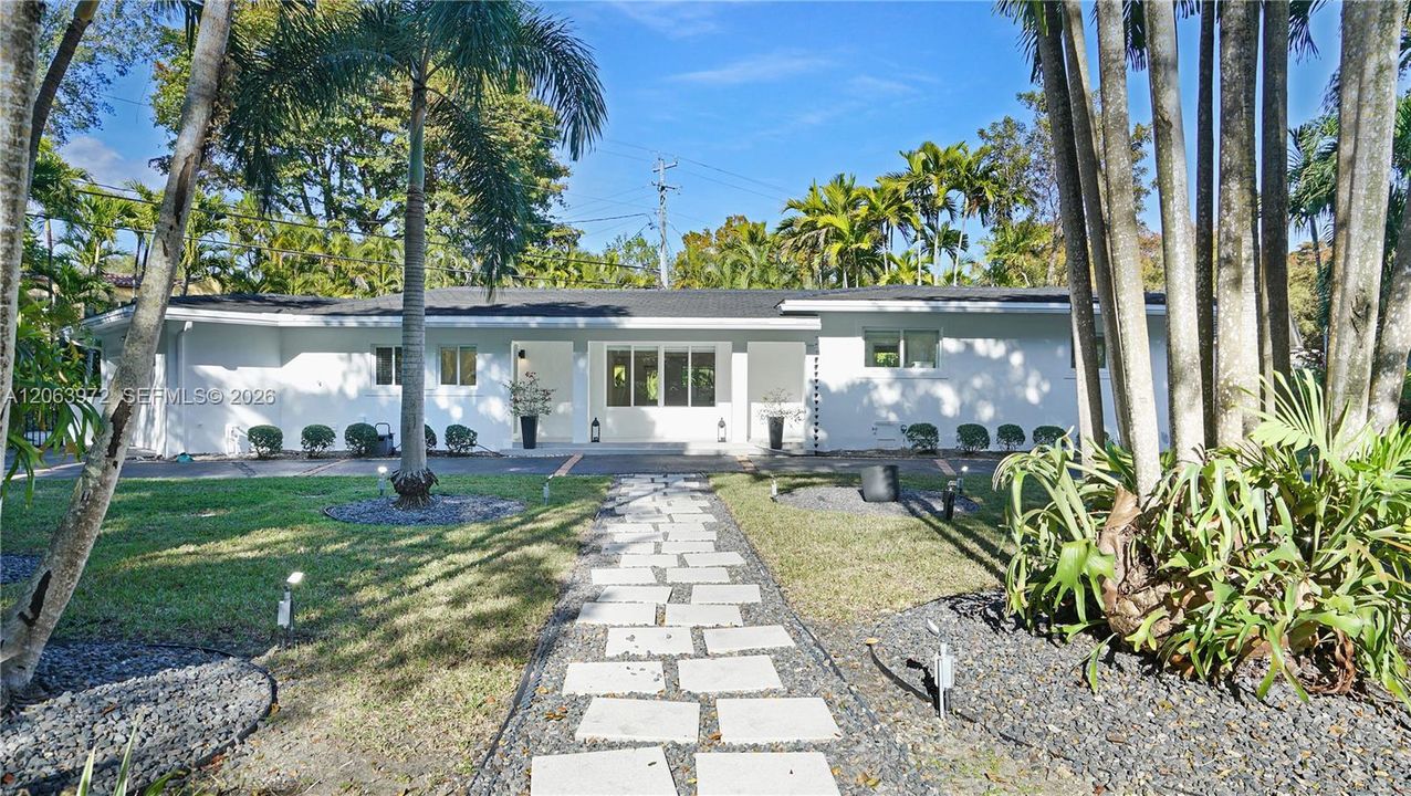For Rent: $16,000 (3 beds, 2 baths, 2194 Square Feet)