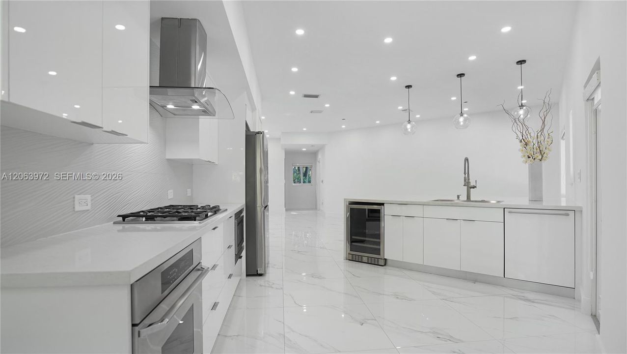 For Rent: $16,000 (3 beds, 2 baths, 2194 Square Feet)
