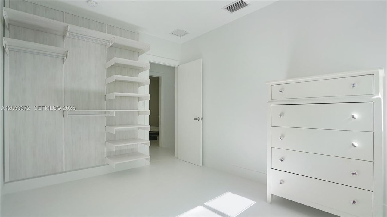 For Rent: $16,000 (3 beds, 2 baths, 2194 Square Feet)