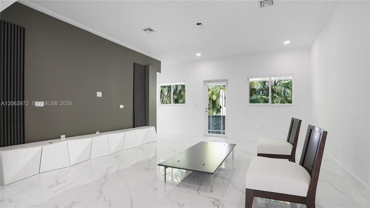 For Rent: $16,000 (3 beds, 2 baths, 2194 Square Feet)