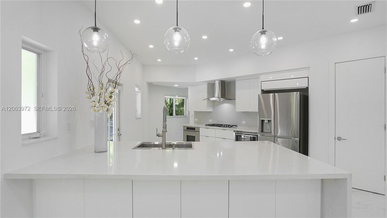 For Rent: $16,000 (3 beds, 2 baths, 2194 Square Feet)